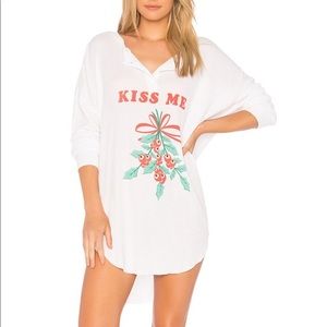 Wildfox-kiss me tee in white (mistletoe thermal)